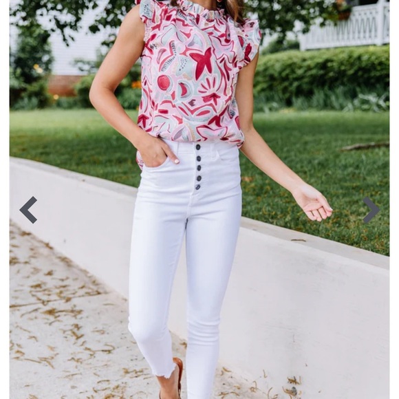 Shop The Mint Get Their Attention Floral Ruffled Blouse Womens Size XL - Picture 2 of 7